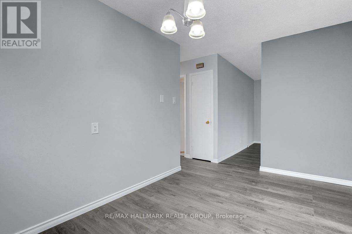 71 Morton Drive, Ottawa, Ontario  K2L 1W9 - Photo 11 - X12703014