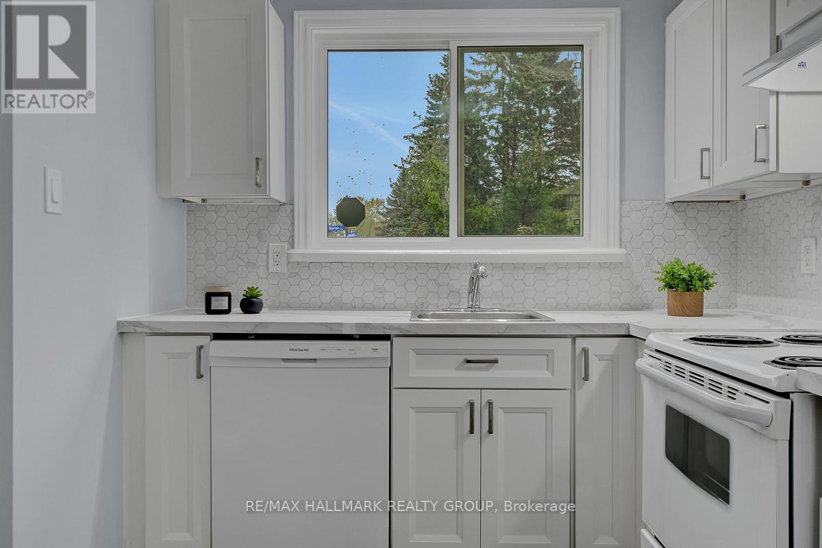 71 Morton Drive, Ottawa, Ontario  K2L 1W9 - Photo 14 - X12703014