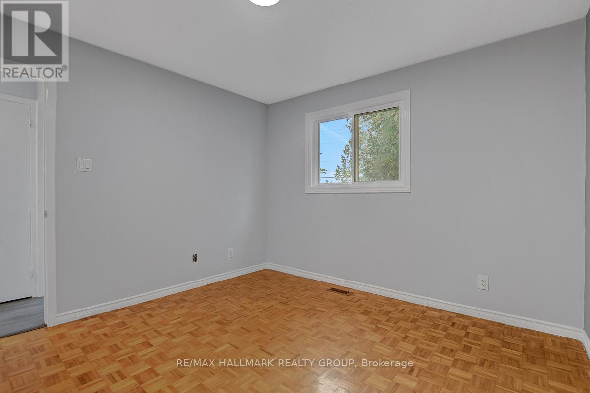 71 Morton Drive, Ottawa, Ontario  K2L 1W9 - Photo 18 - X12703014