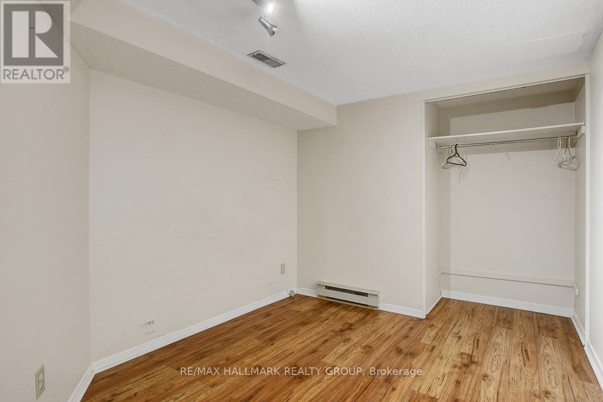 71 Morton Drive, Ottawa, Ontario  K2L 1W9 - Photo 32 - X12703014