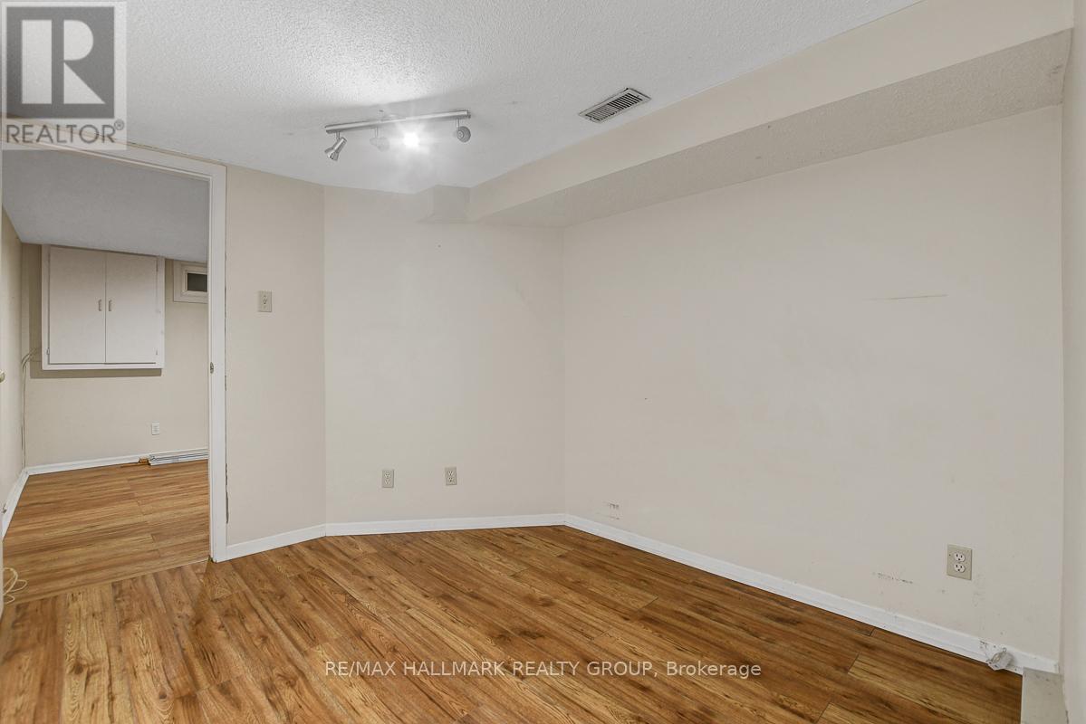 71 Morton Drive, Ottawa, Ontario  K2L 1W9 - Photo 33 - X12703014