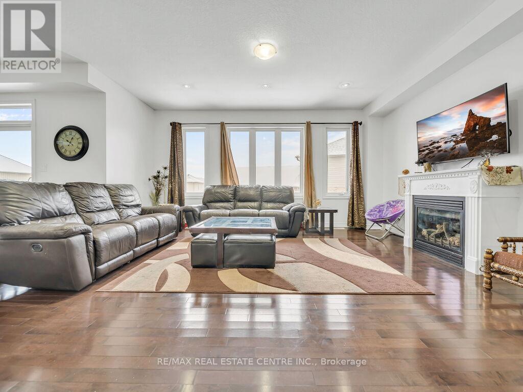 3 Creighton Avenue, Guelph, Ontario  N1E 0G8 - Photo 7 - X12702752