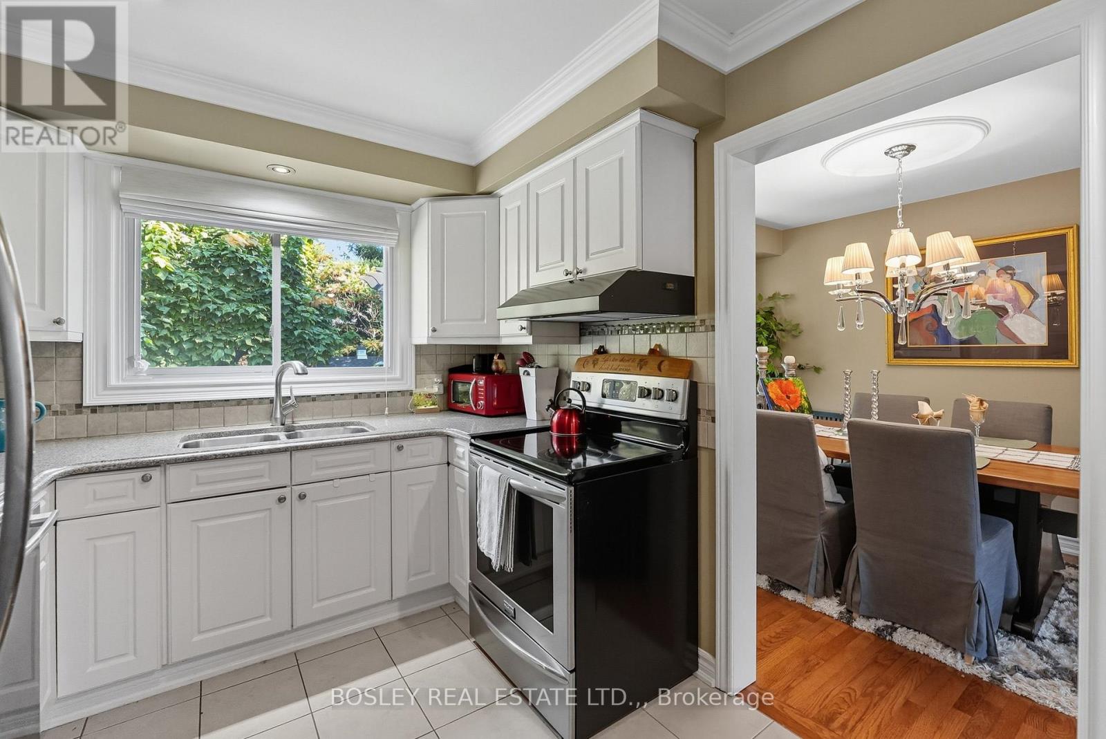 10 Northgate Circle, Niagara-On-The-Lake (Town), Ontario  L0S 1J0 - Photo 9 - X12702928