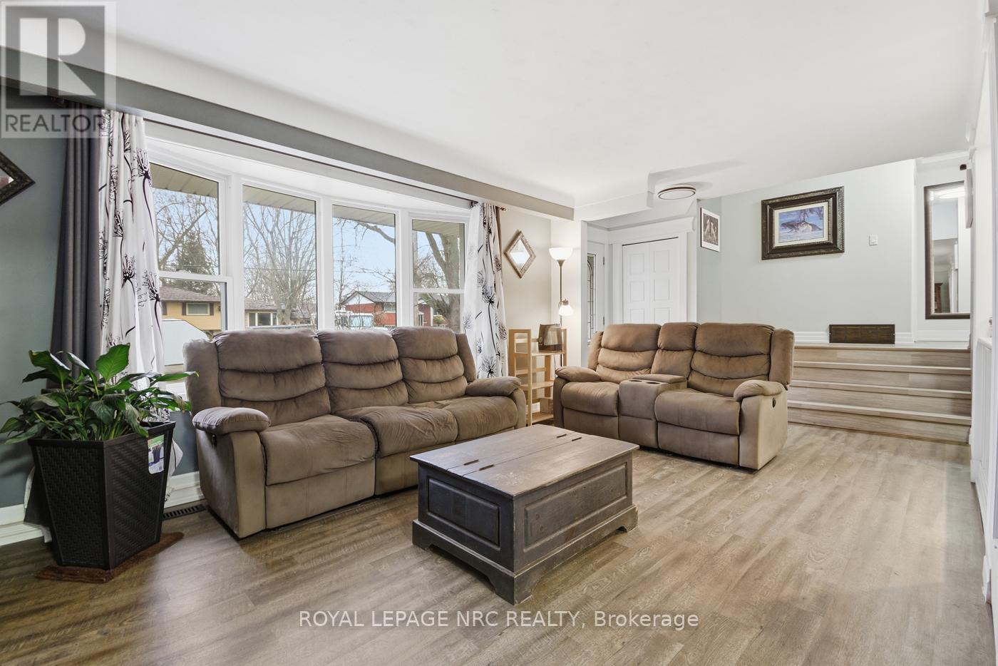 798 Parkdale Avenue, Fort Erie, Ontario  L2A 5B6 - Photo 10 - X12703058