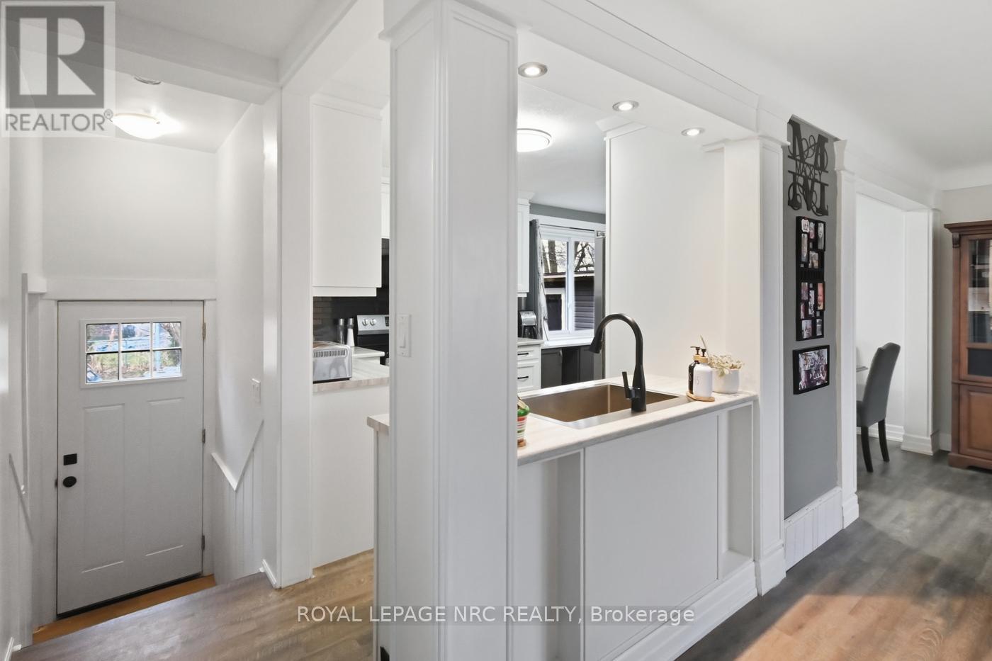 798 Parkdale Avenue, Fort Erie, Ontario  L2A 5B6 - Photo 11 - X12703058