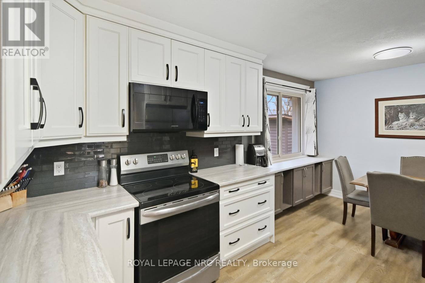 798 Parkdale Avenue, Fort Erie, Ontario  L2A 5B6 - Photo 14 - X12703058