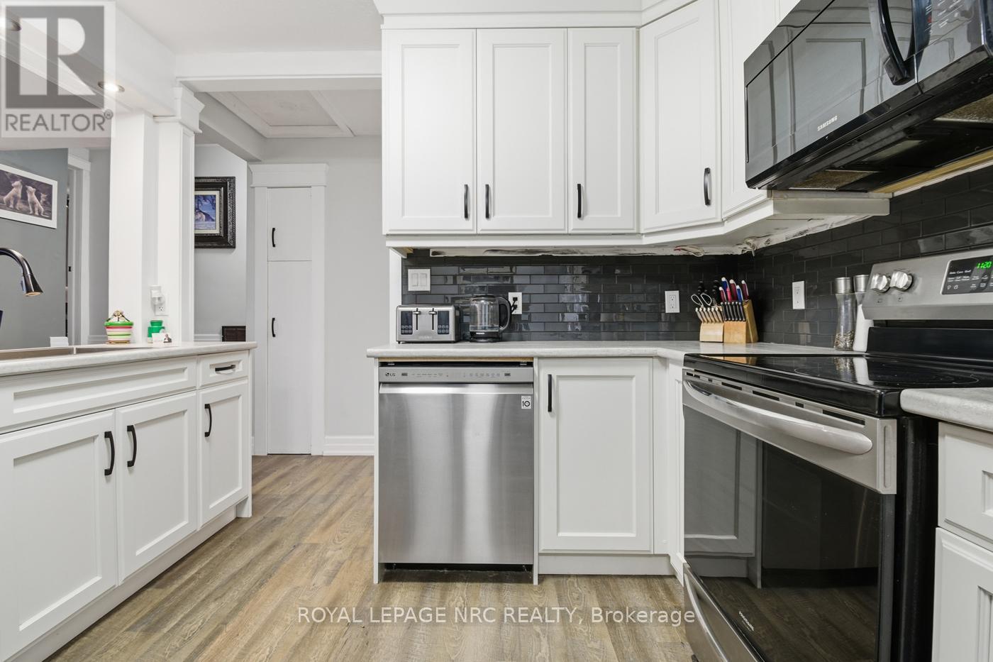 798 Parkdale Avenue, Fort Erie, Ontario  L2A 5B6 - Photo 17 - X12703058