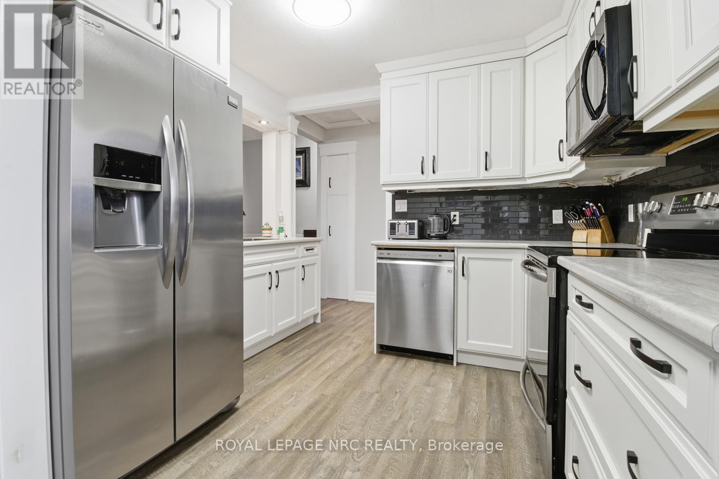 798 Parkdale Avenue, Fort Erie, Ontario  L2A 5B6 - Photo 19 - X12703058