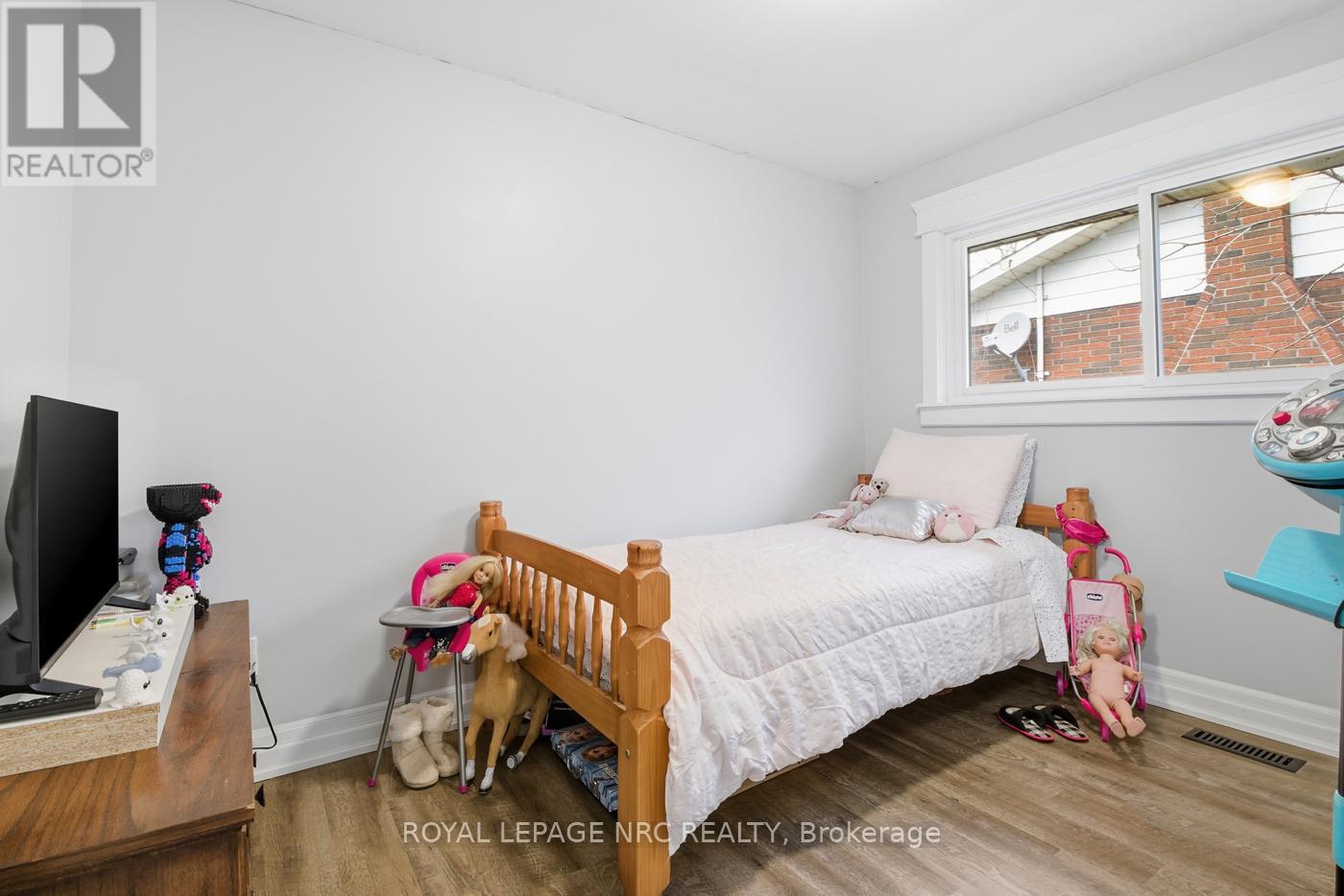 798 Parkdale Avenue, Fort Erie, Ontario  L2A 5B6 - Photo 27 - X12703058