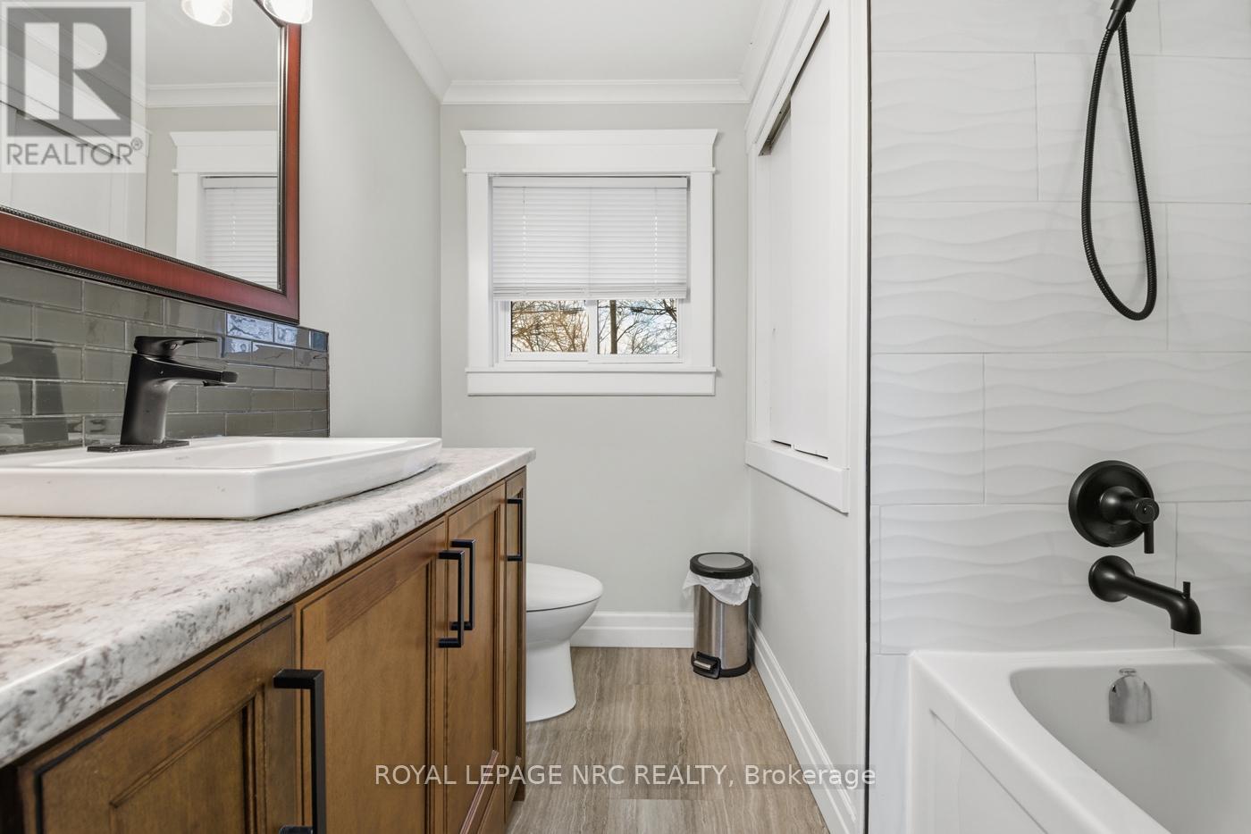 798 Parkdale Avenue, Fort Erie, Ontario  L2A 5B6 - Photo 30 - X12703058