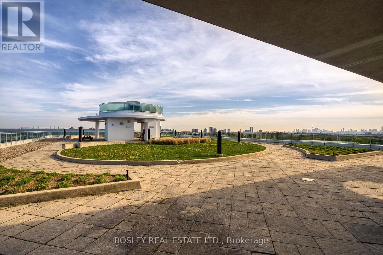 326 - 60 FAIRFAX CRESCENT, Toronto, Ontario