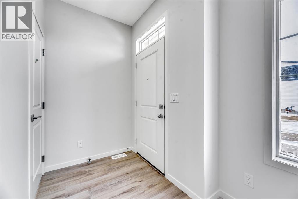 220 Annette Villas NW, Calgary, Alberta  T3R 2K6 - Photo 6 - A2273930