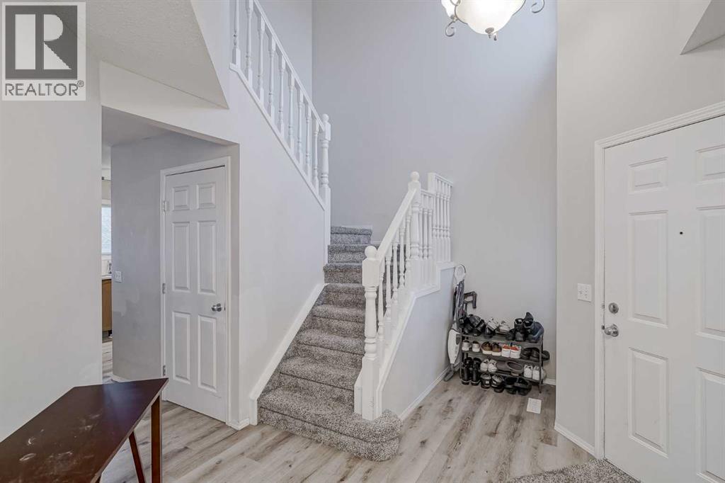 222 Bridleridge Way Sw, Calgary, Alberta  T2Y 3X2 - Photo 3 - A2275046