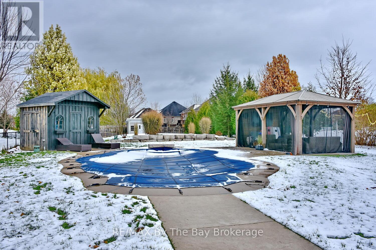 17 Basswood Drive, Wasaga Beach, Ontario  L9Z 0A8 - Photo 4 - S12702914