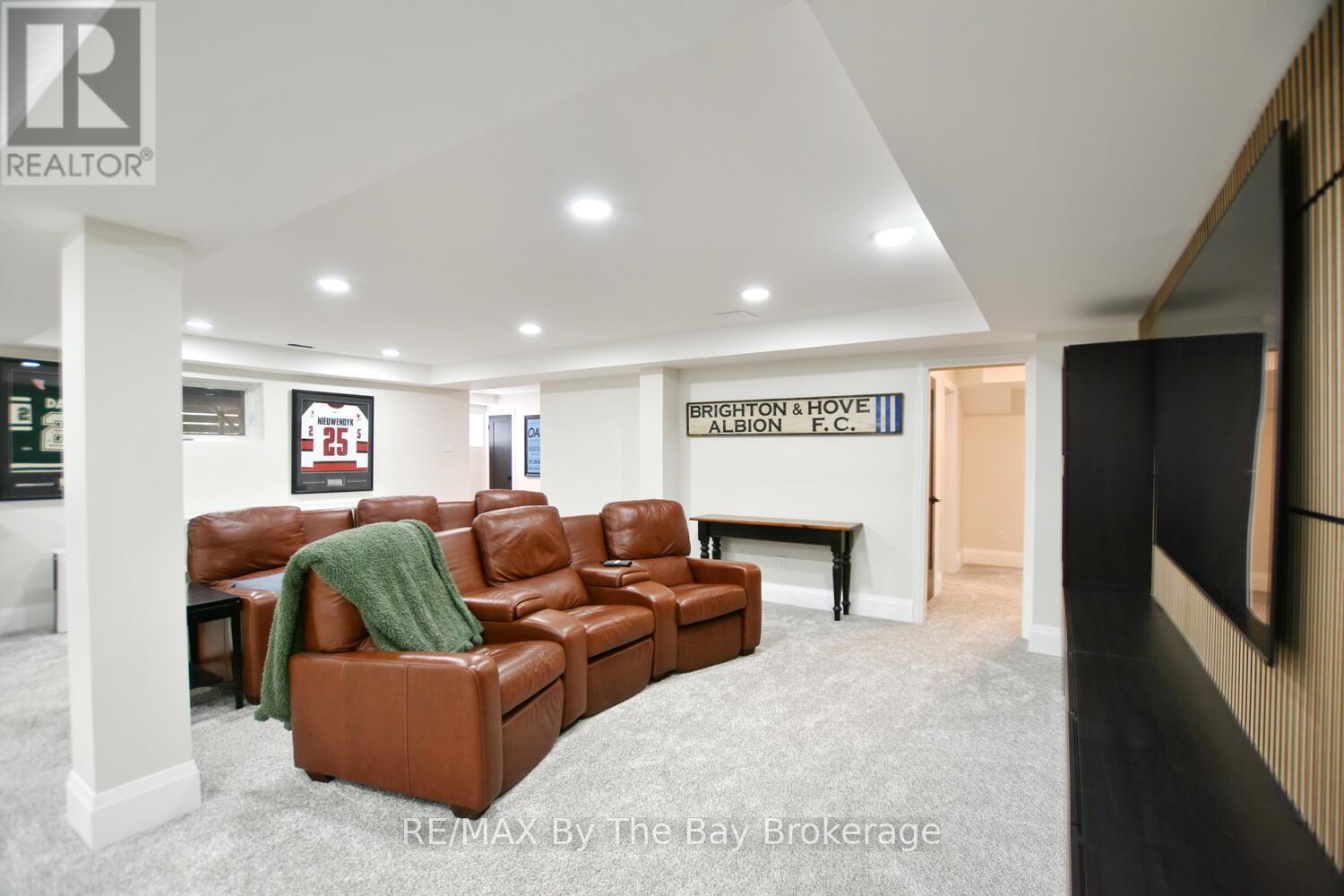 17 Basswood Drive, Wasaga Beach, Ontario  L9Z 0A8 - Photo 36 - S12702914