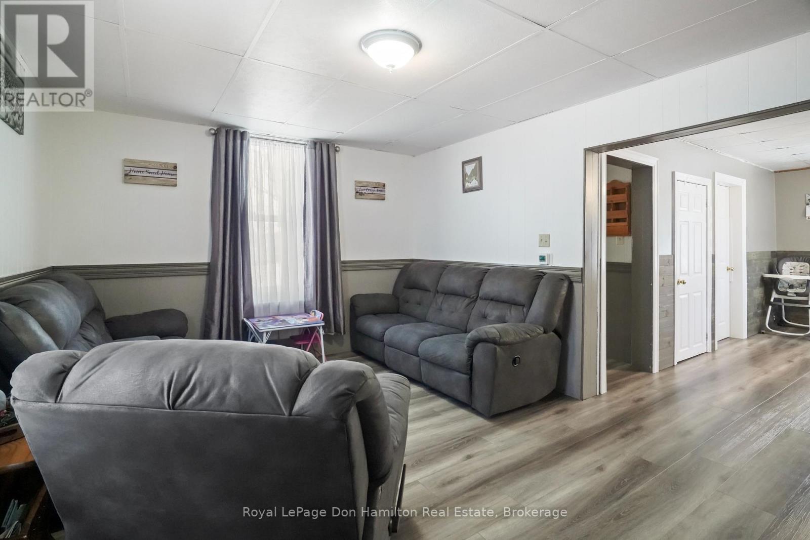 540 Ainley Street, Huron East, Ontario  N0G 1H0 - Photo 11 - X12702974