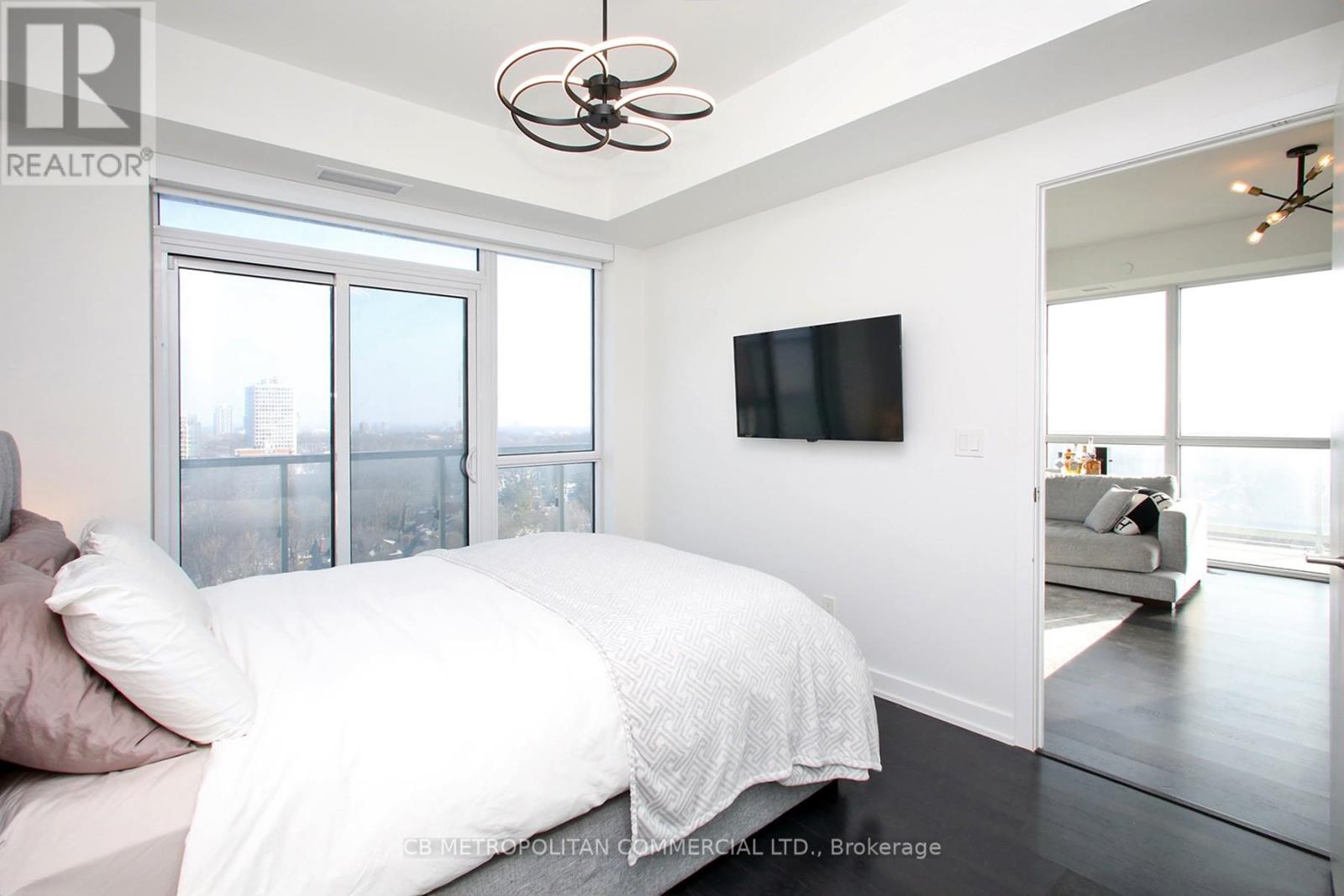 1105 - 501 St Clair Avenue W, Toronto, Ontario  M5P 0A2 - Photo 12 - C12702086