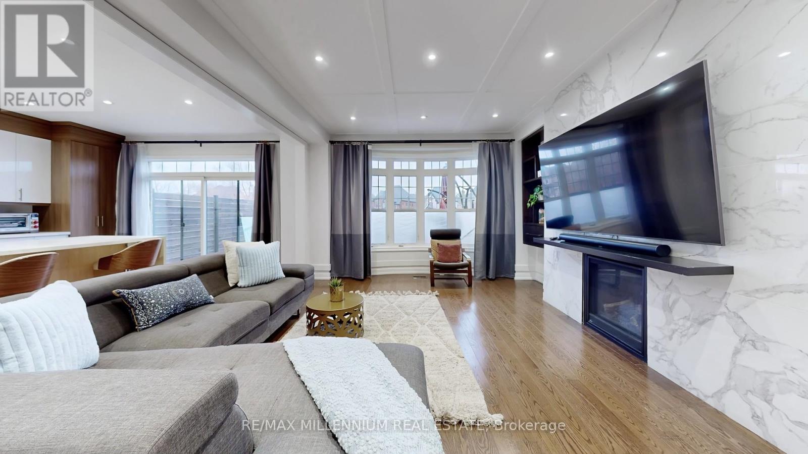 125 Cranbrook Crescent, Vaughan, Ontario  L4H 4G9 - Photo 4 - N12698552