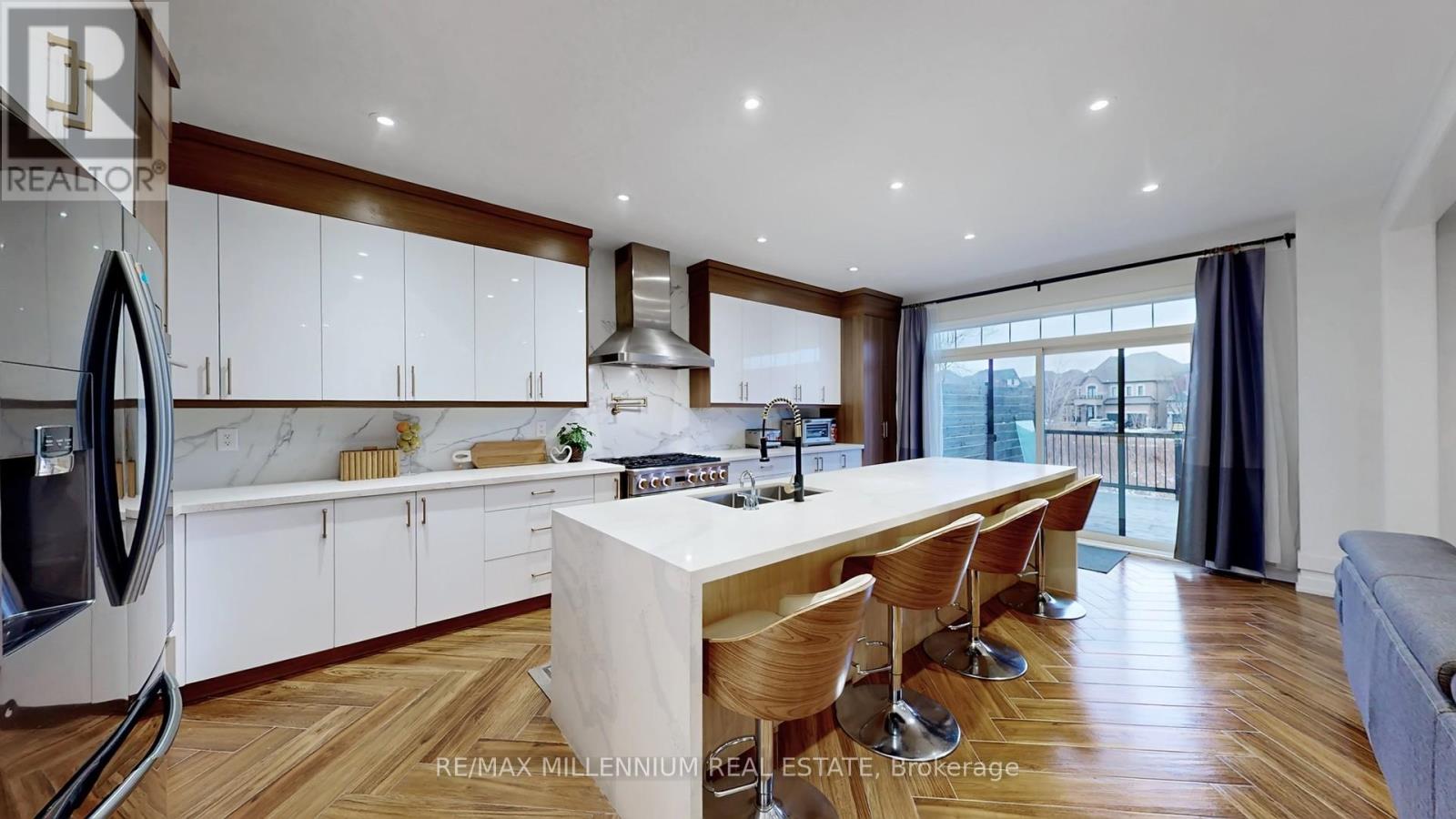 125 Cranbrook Crescent, Vaughan, Ontario  L4H 4G9 - Photo 8 - N12698552