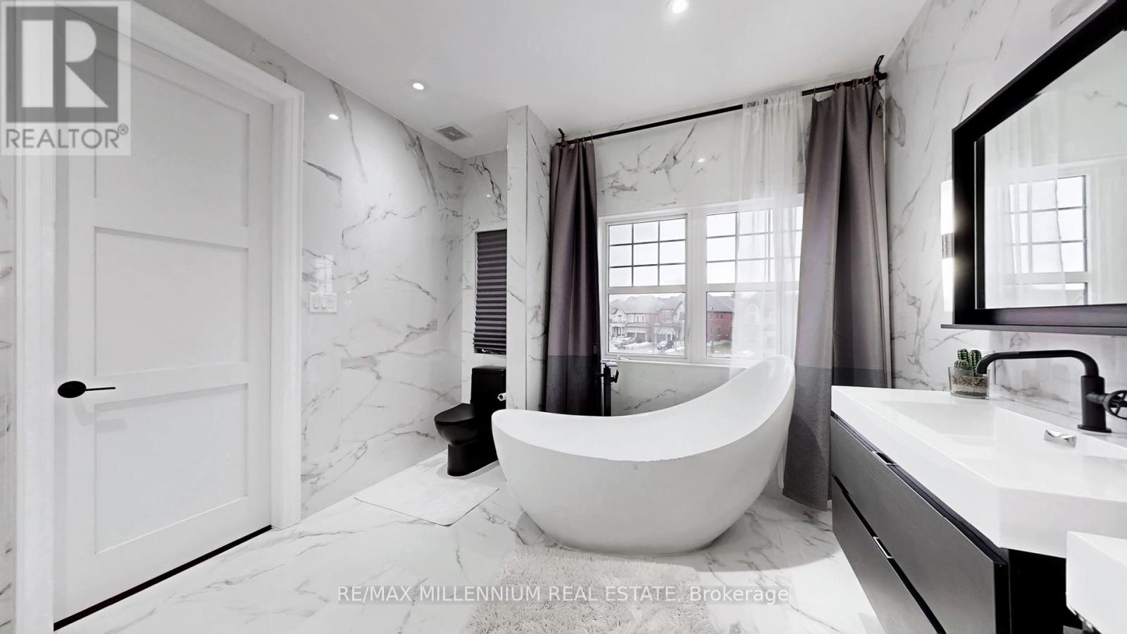 125 Cranbrook Crescent, Vaughan, Ontario  L4H 4G9 - Photo 22 - N12698552