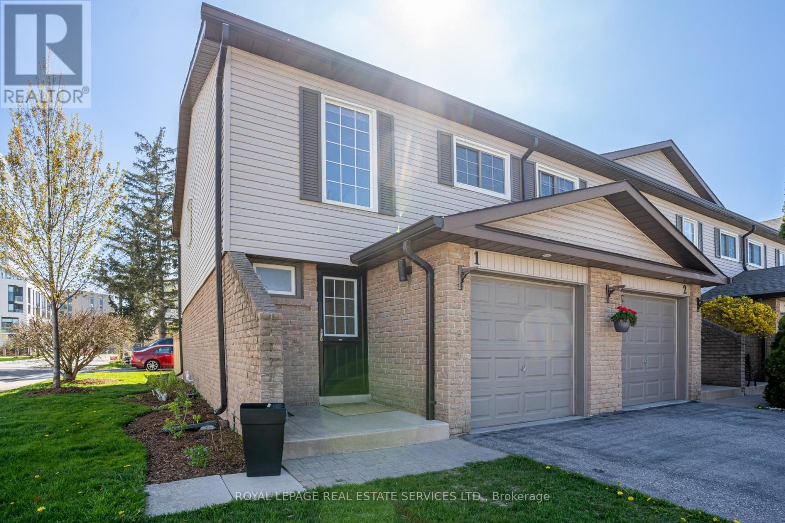 1 - 2411 SOVEREIGN STREET, Oakville, Ontario