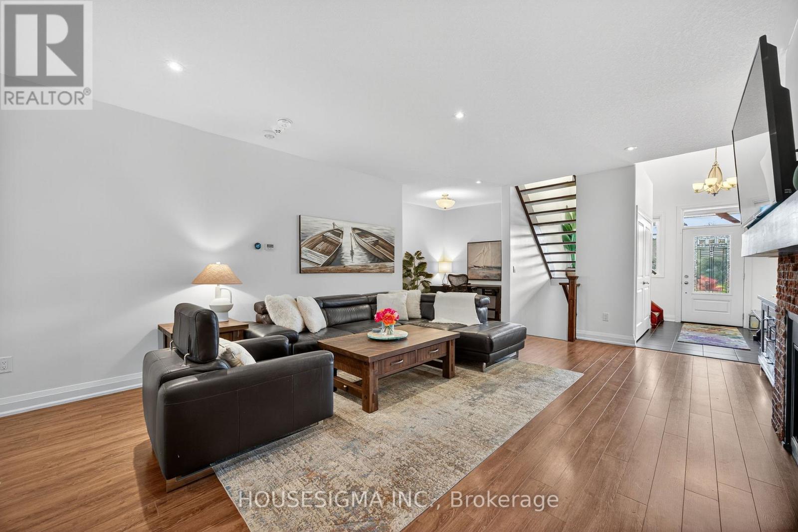 69 Landscape Drive, Oro-Medonte, Ontario  L3R 5B4 - Photo 13 - S12702024