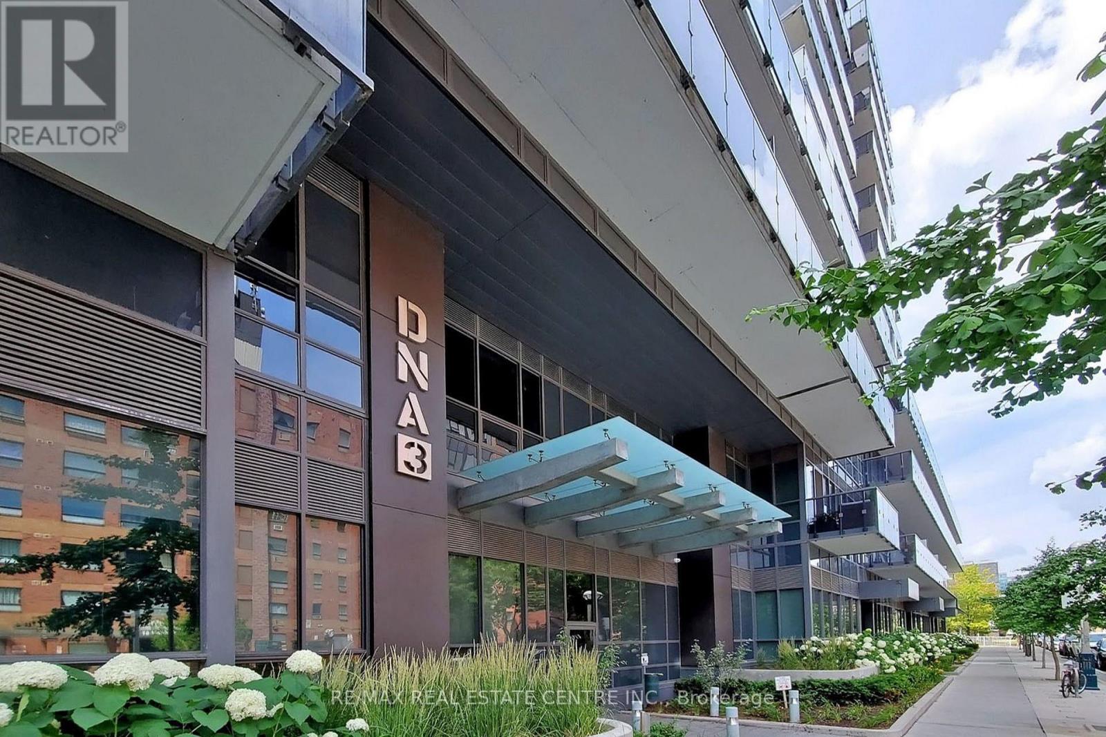 1038 - 1030 King Street W, Toronto, Ontario  M6K 0B4 - Photo 2 - C12702904