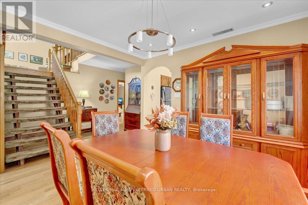 116 Burnett Avenue, Toronto, Ontario  M2N 1V5 - Photo 14 - C12702960