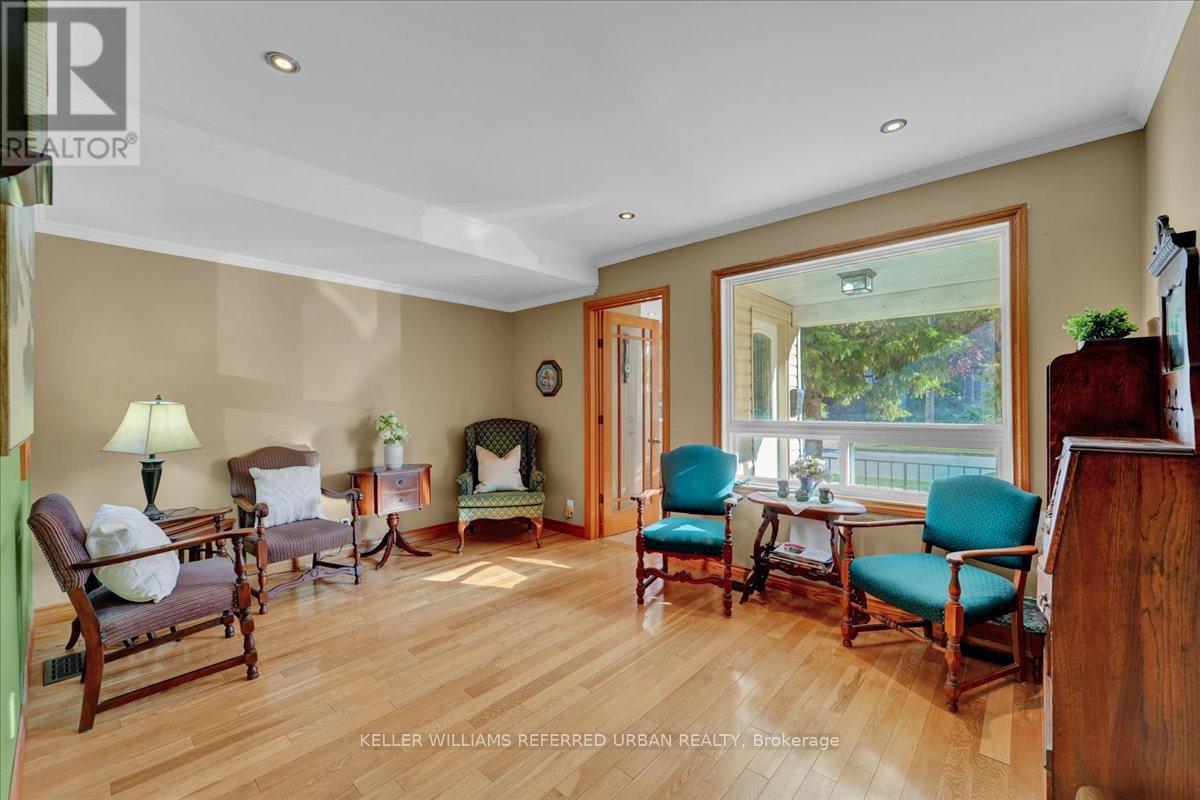 116 Burnett Avenue, Toronto, Ontario  M2N 1V5 - Photo 4 - C12702960