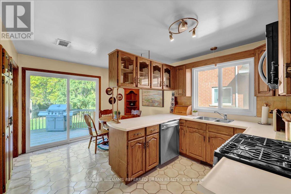 116 Burnett Avenue, Toronto, Ontario  M2N 1V5 - Photo 8 - C12702960