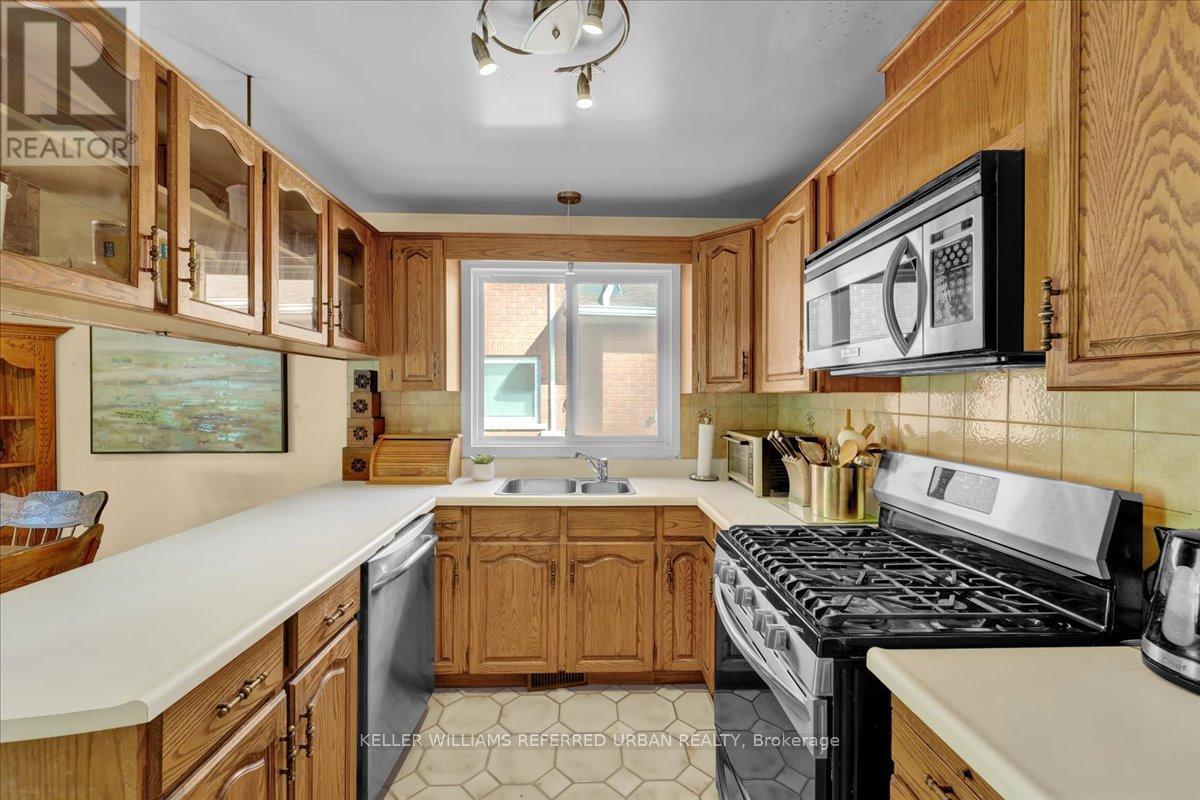 116 Burnett Avenue, Toronto, Ontario  M2N 1V5 - Photo 9 - C12702960