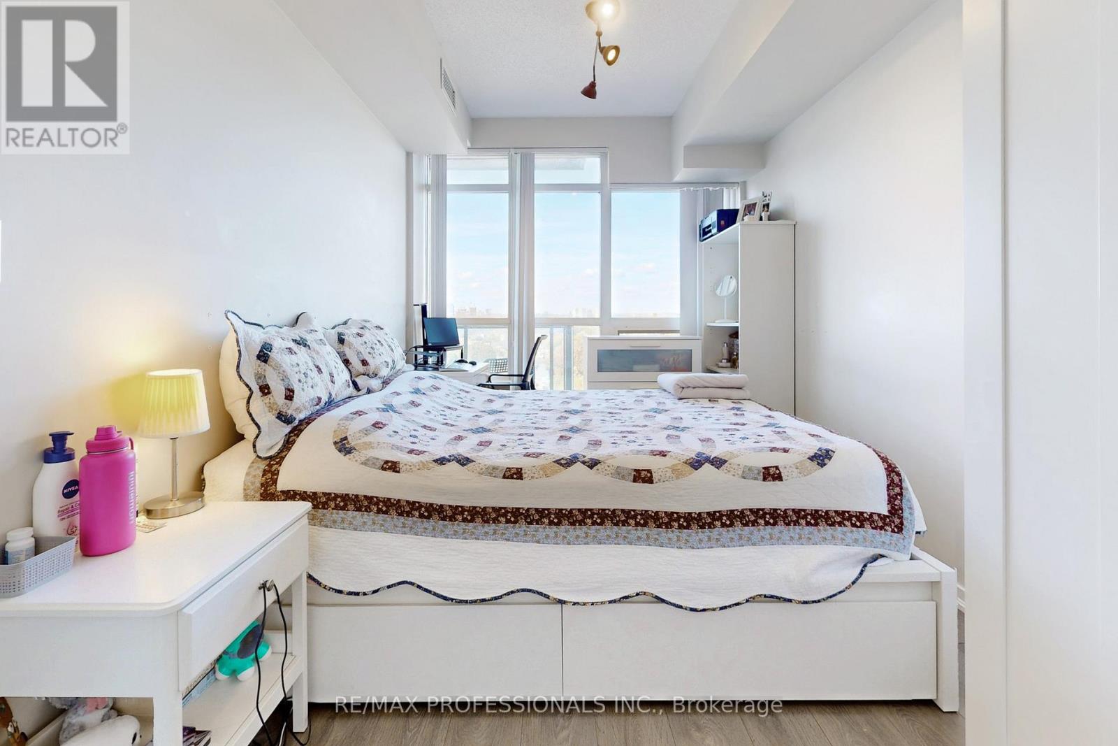 1123 - 68 Abell Street, Toronto, Ontario  M6J 0B1 - Photo 11 - C12703028