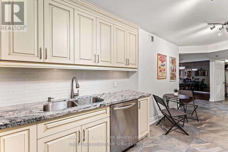 1711 - 5444 Yonge Street, Toronto, Ontario  M2N 6J4 - Photo 9 - C12703034