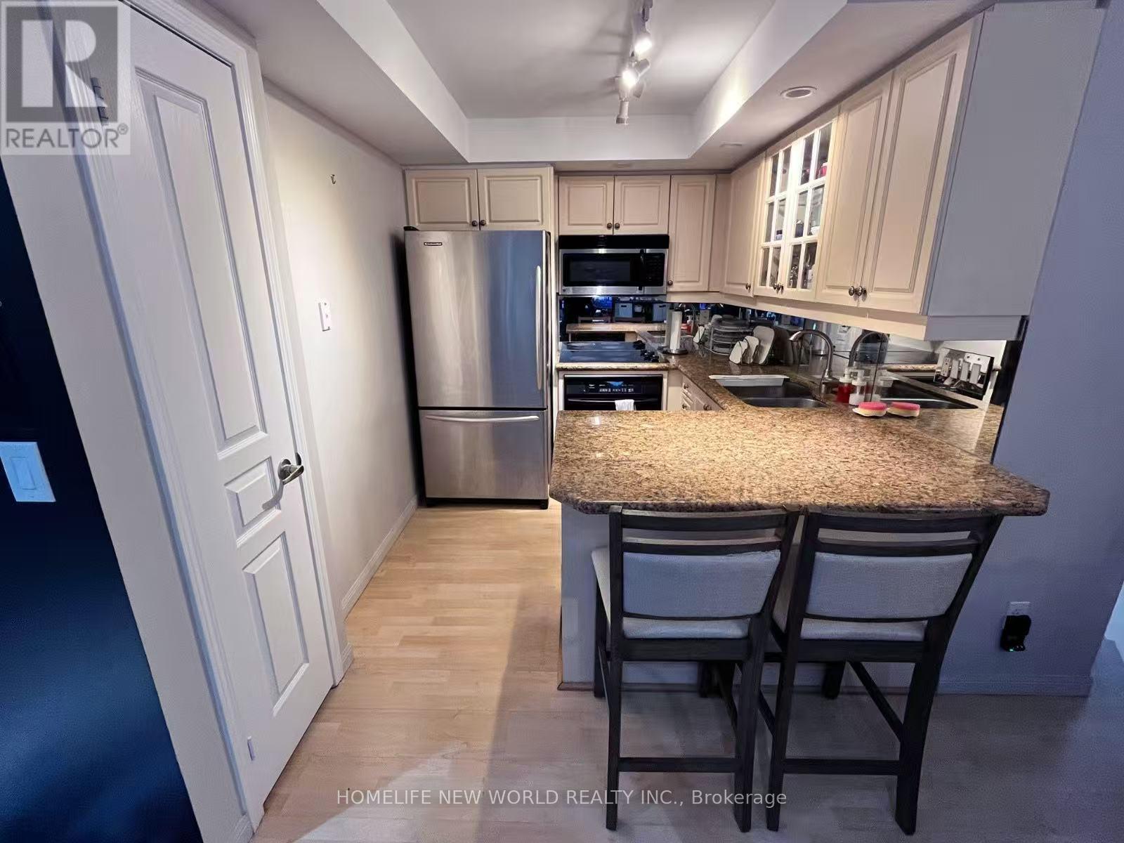 1406 - 140 Simcoe Street, Toronto, Ontario  M5H 4E9 - Photo 11 - C12703090