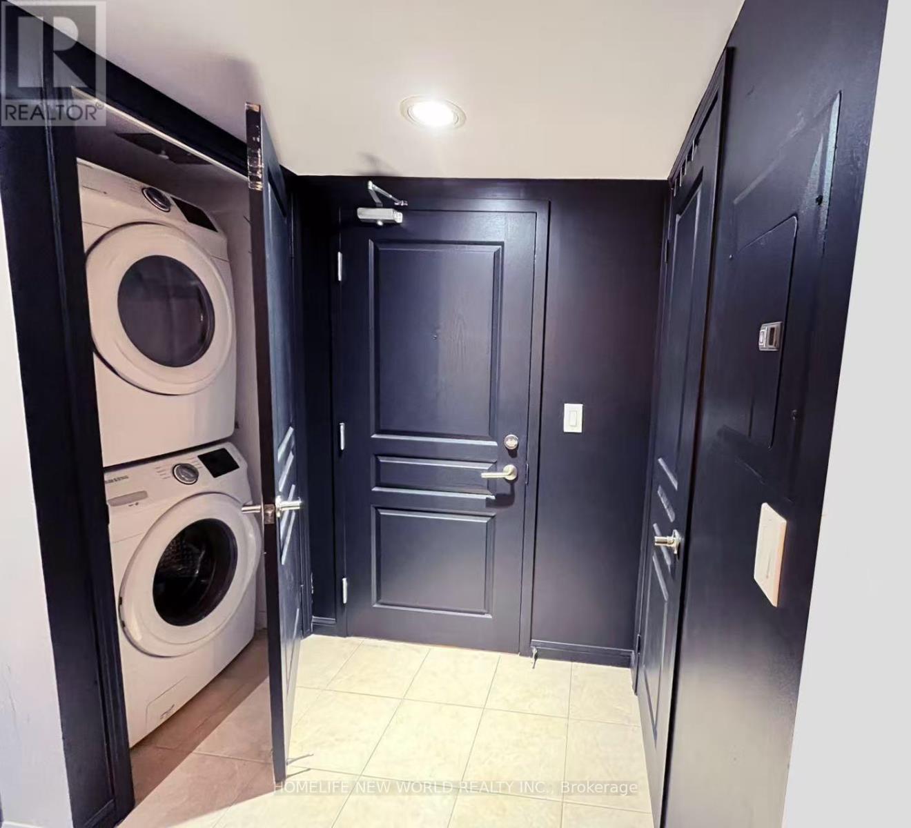 1406 - 140 Simcoe Street, Toronto, Ontario  M5H 4E9 - Photo 7 - C12703090