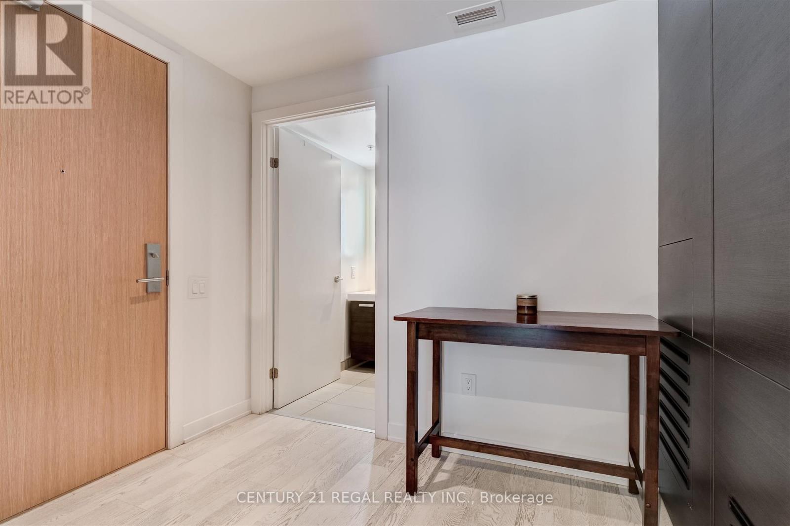 308 - 38 Stewart Street, Toronto, Ontario  M5V 0H1 - Photo 2 - C12703092