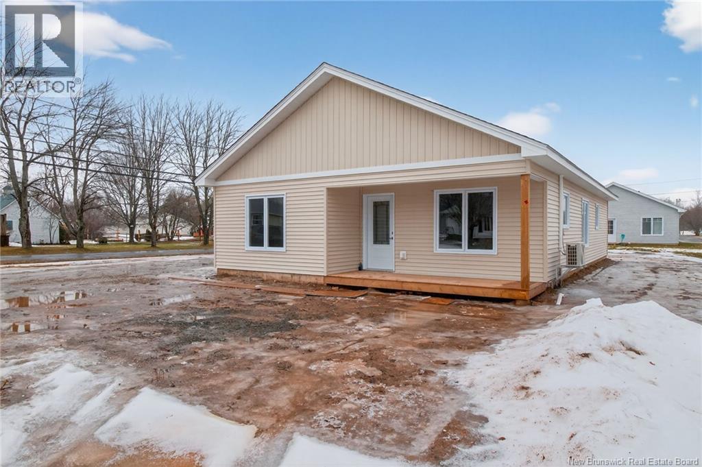 71 Boyd Street, Salisbury, New Brunswick  E4J 2A6 - Photo 1 - NB132334