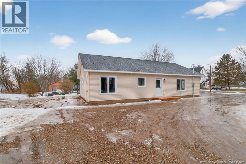 71 Boyd Street, Salisbury, New Brunswick  E4J 2A6 - Photo 2 - NB132334