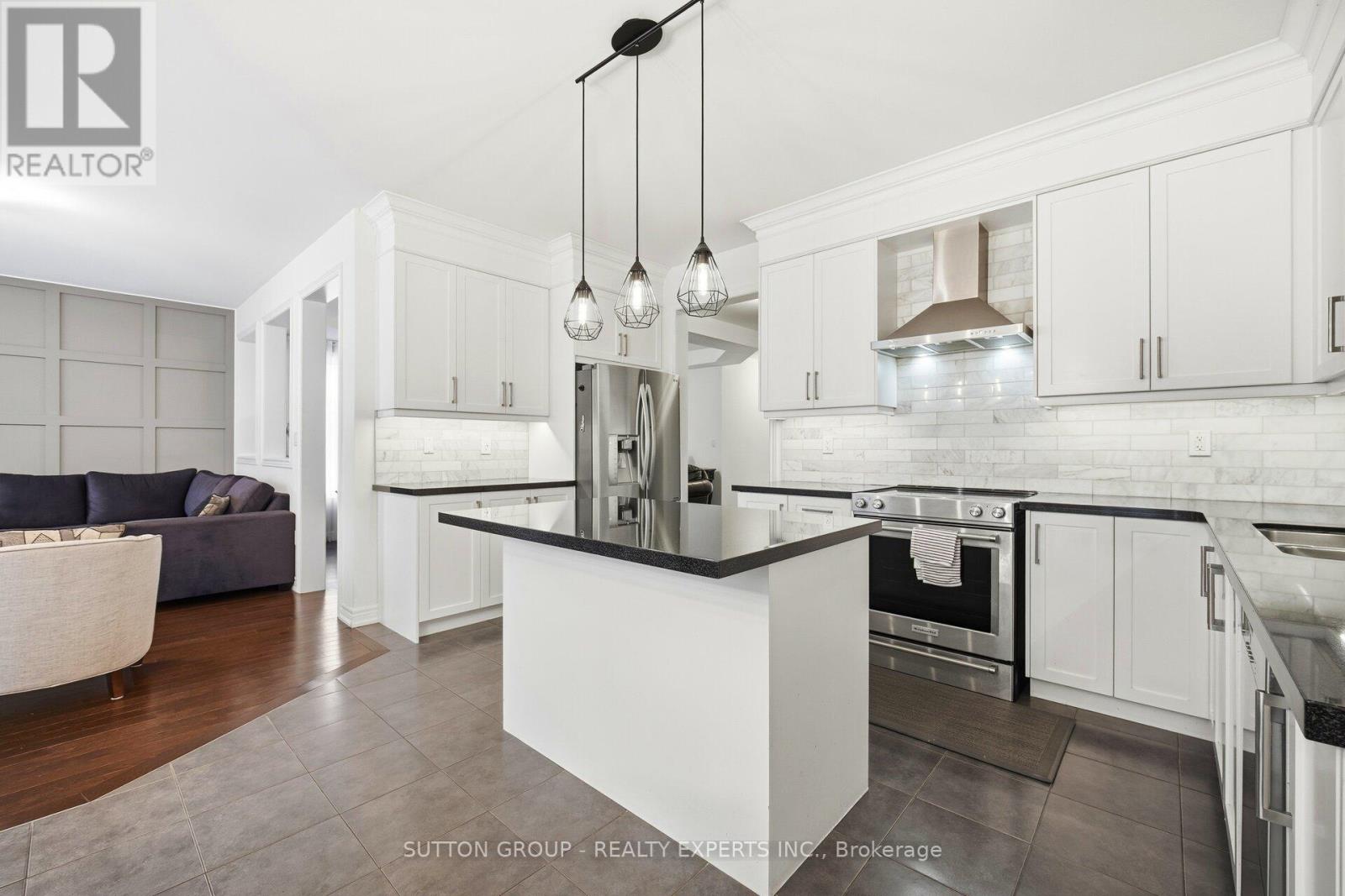 146 Beaconsfield Drive, Vaughan (Kleinburg), Ontario  L4H 4L7 - Photo 13 - N12702838