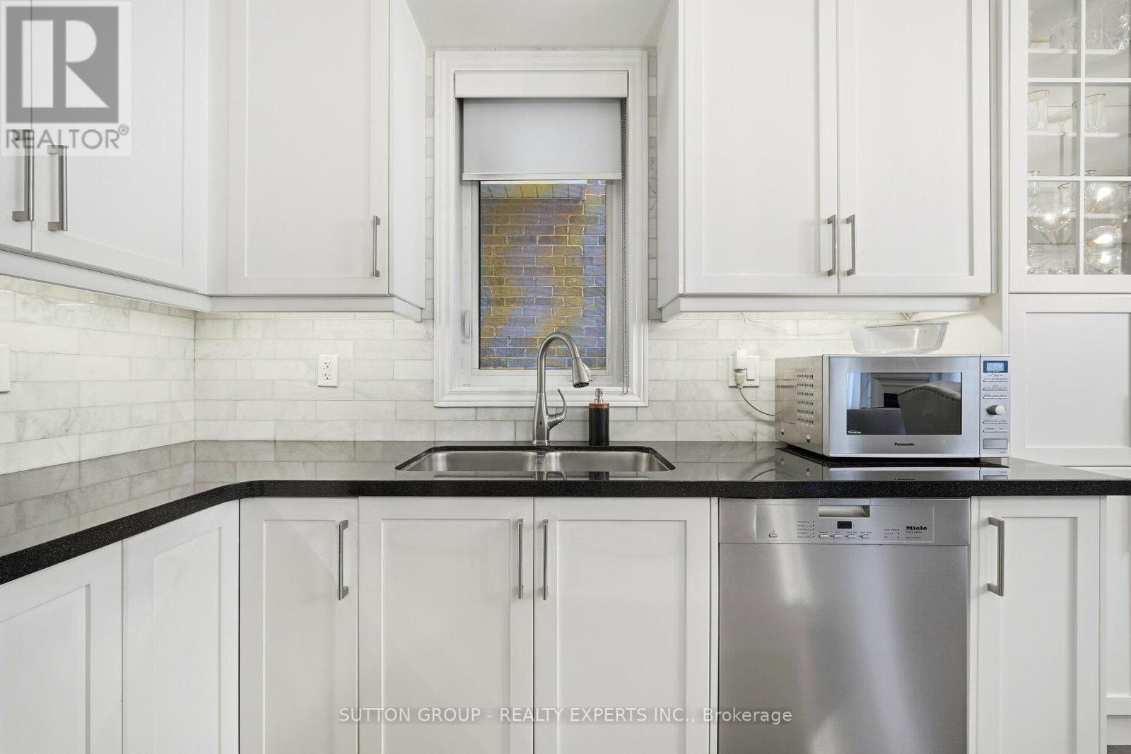 146 Beaconsfield Drive, Vaughan (Kleinburg), Ontario  L4H 4L7 - Photo 14 - N12702838