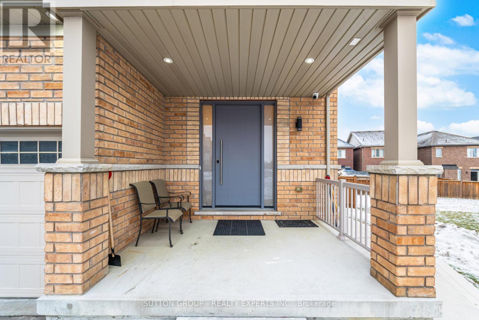 146 Beaconsfield Drive, Vaughan (Kleinburg), Ontario  L4H 4L7 - Photo 2 - N12702838