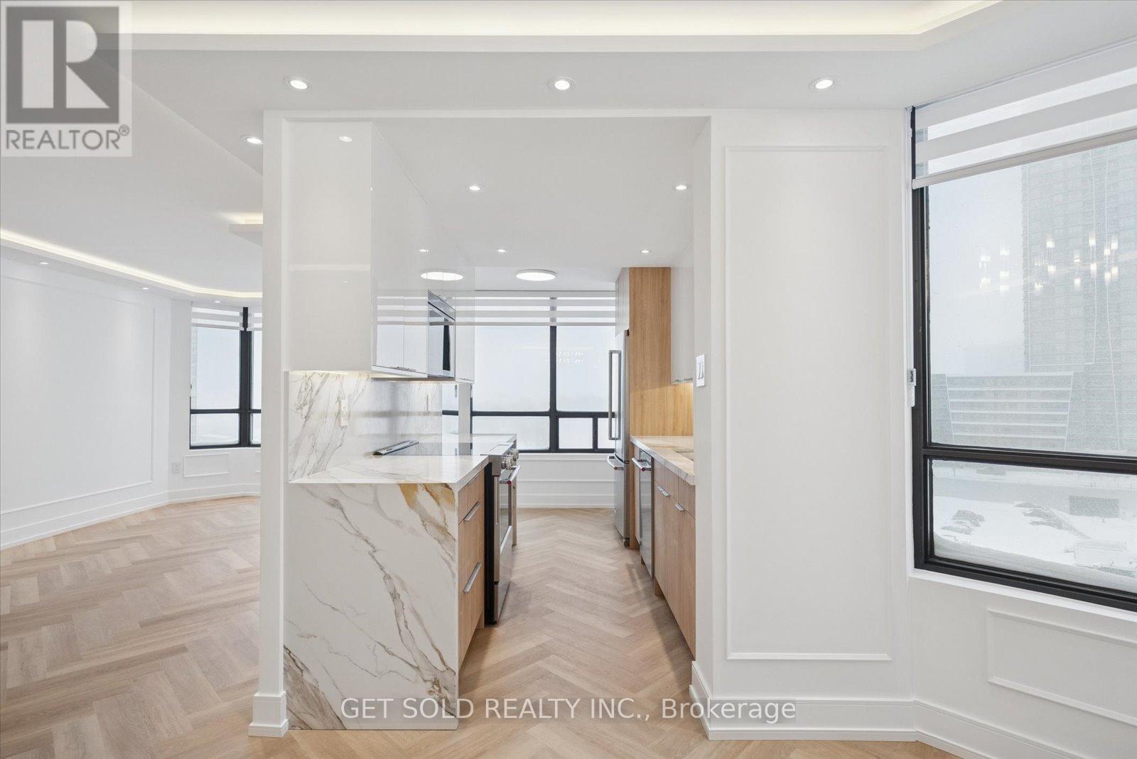 903 - 7440 BATHURST STREET