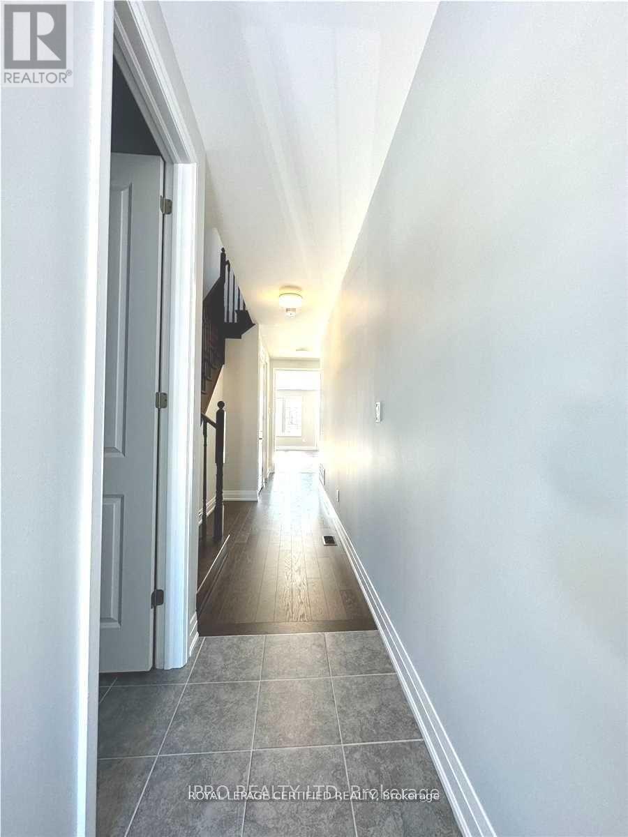 30 Periwinkle Road W, Springwater, Ontario  L9X 2C8 - Photo 2 - S12703022