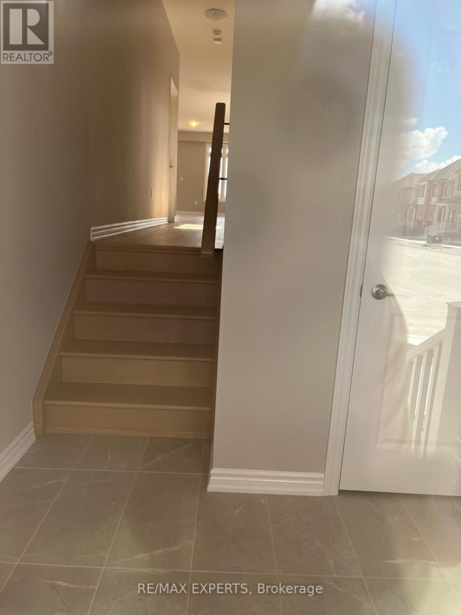 111 Greer Street, Barrie, Ontario  L9J 0R6 - Photo 12 - S12703026