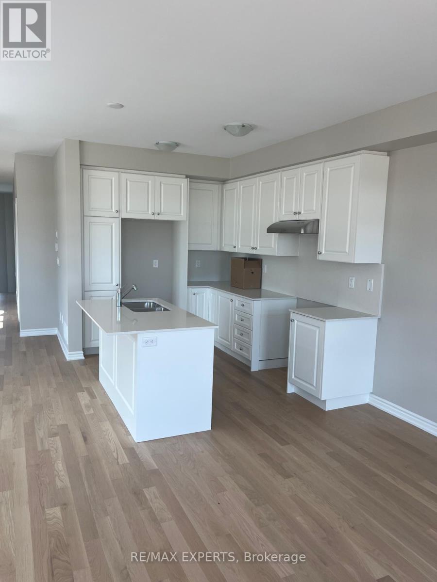 111 Greer Street, Barrie, Ontario  L9J 0R6 - Photo 3 - S12703026