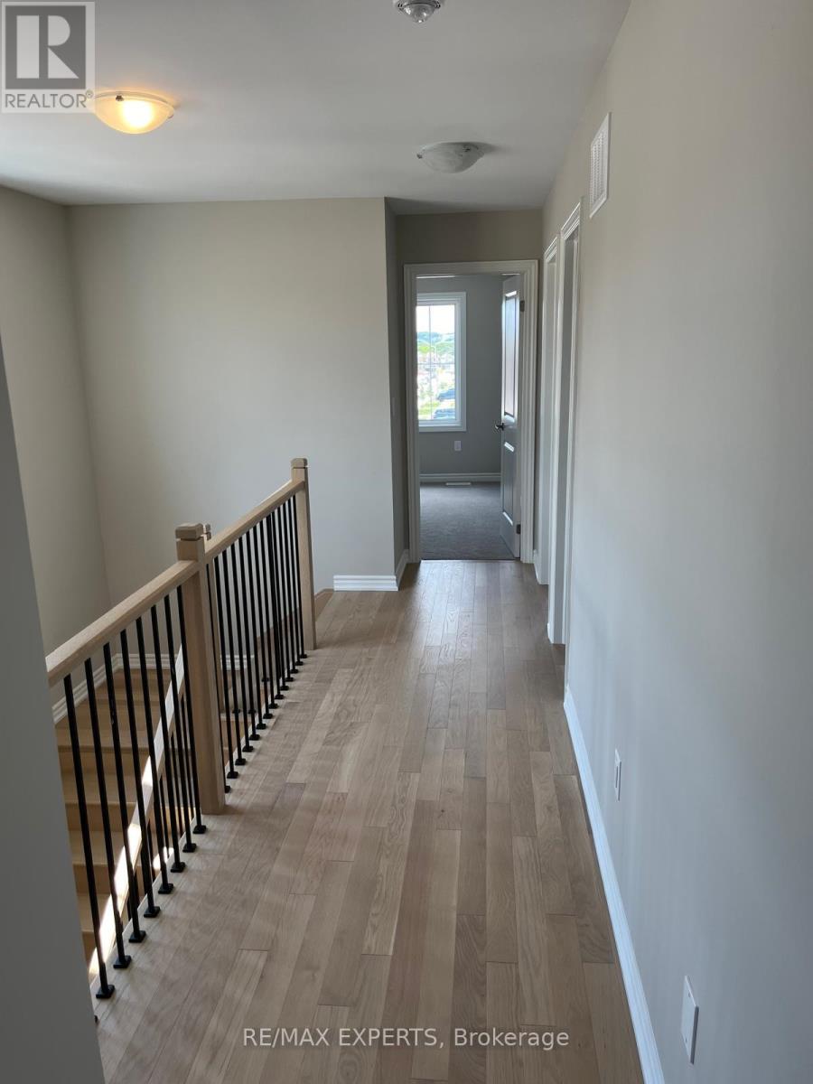 111 Greer Street, Barrie, Ontario  L9J 0R6 - Photo 4 - S12703026