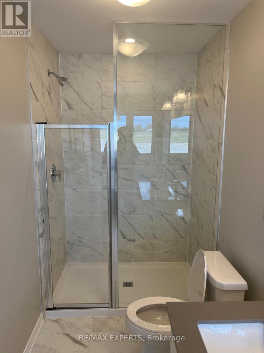 111 Greer Street, Barrie, Ontario  L9J 0R6 - Photo 9 - S12703026