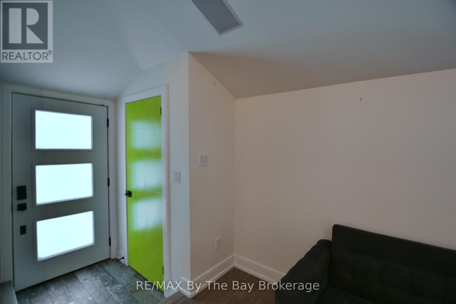 15 61st Street S, Wasaga Beach, Ontario  L9Z 1W1 - Photo 8 - S12703200