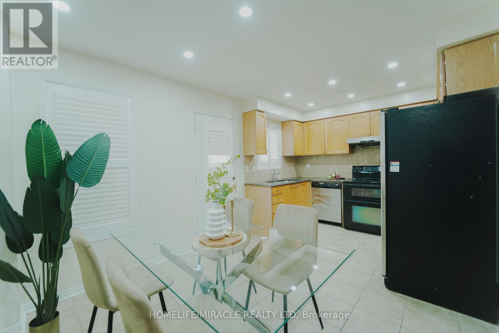 169 Crystal Glen Crescent, Brampton, Ontario  L6X 0K6 - Photo 10 - W12702822