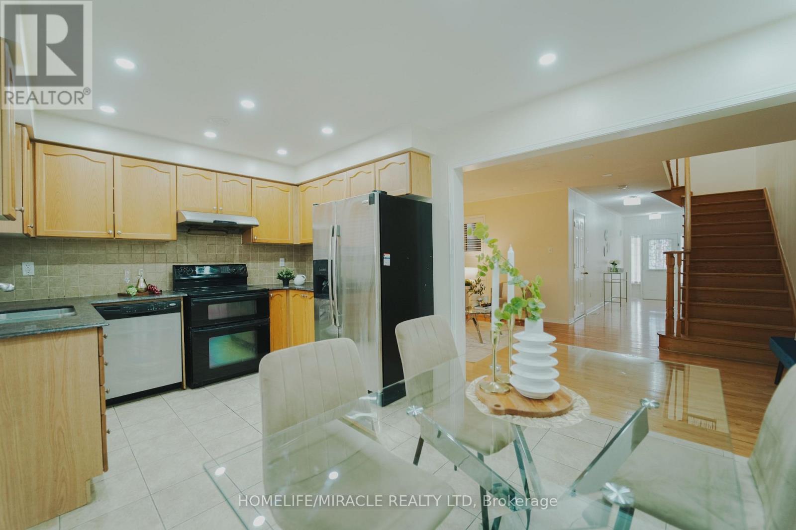 169 Crystal Glen Crescent, Brampton, Ontario  L6X 0K6 - Photo 9 - W12702822